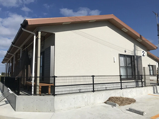 町が急ピッチで整備を進める町営住宅は3LDKで賃料3万5000円。高校生以下の子1人につき5000円の補助が出るため、3人いれば賃料負担は2万円に