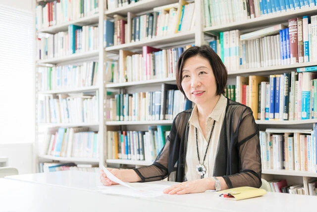 小児科医で脳科学者の成田奈緒子氏。近刊『「発達障害」と間違われる子どもたち』で、近年発達障害児が急増した理由を分析している