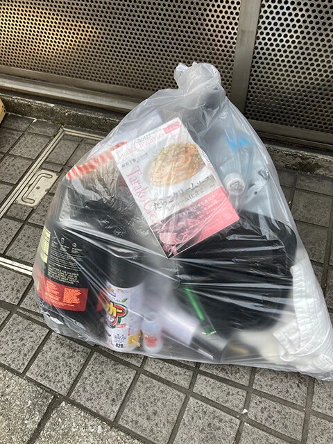年末年始は、こんな感じで当たり前のようにスプレー缶が入っていたりします