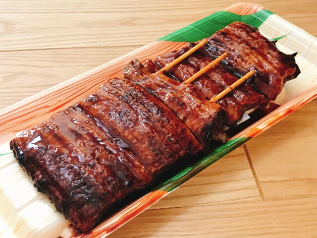 スーパーで販売されている「国産うなぎかば焼き」は3000円台が普通。サイズなどによっては4000円を超えることも（写真はイメージ）
