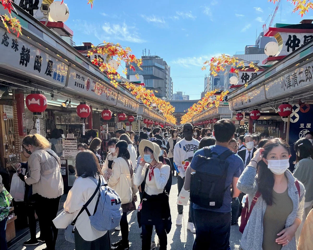 コロナ禍が明け、訪日観光客は順調に回復してきている日本だが、一部の中国人の満足度が低下中という