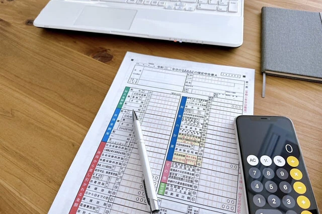 選択を誤れば収入激減？　「インボイス制度」が副業リーマンに突き付ける二者択一の選択肢