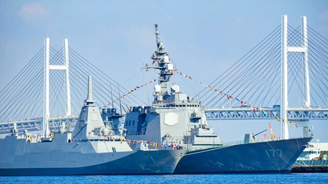 海上自衛隊では、数カ月におよぶ長期航海も任務に含まれることがネックとなり、慢性的な採用難が続く