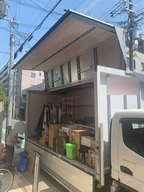 夜逃げの現場。夜逃げといえども、実際は昼に行なうのも普通