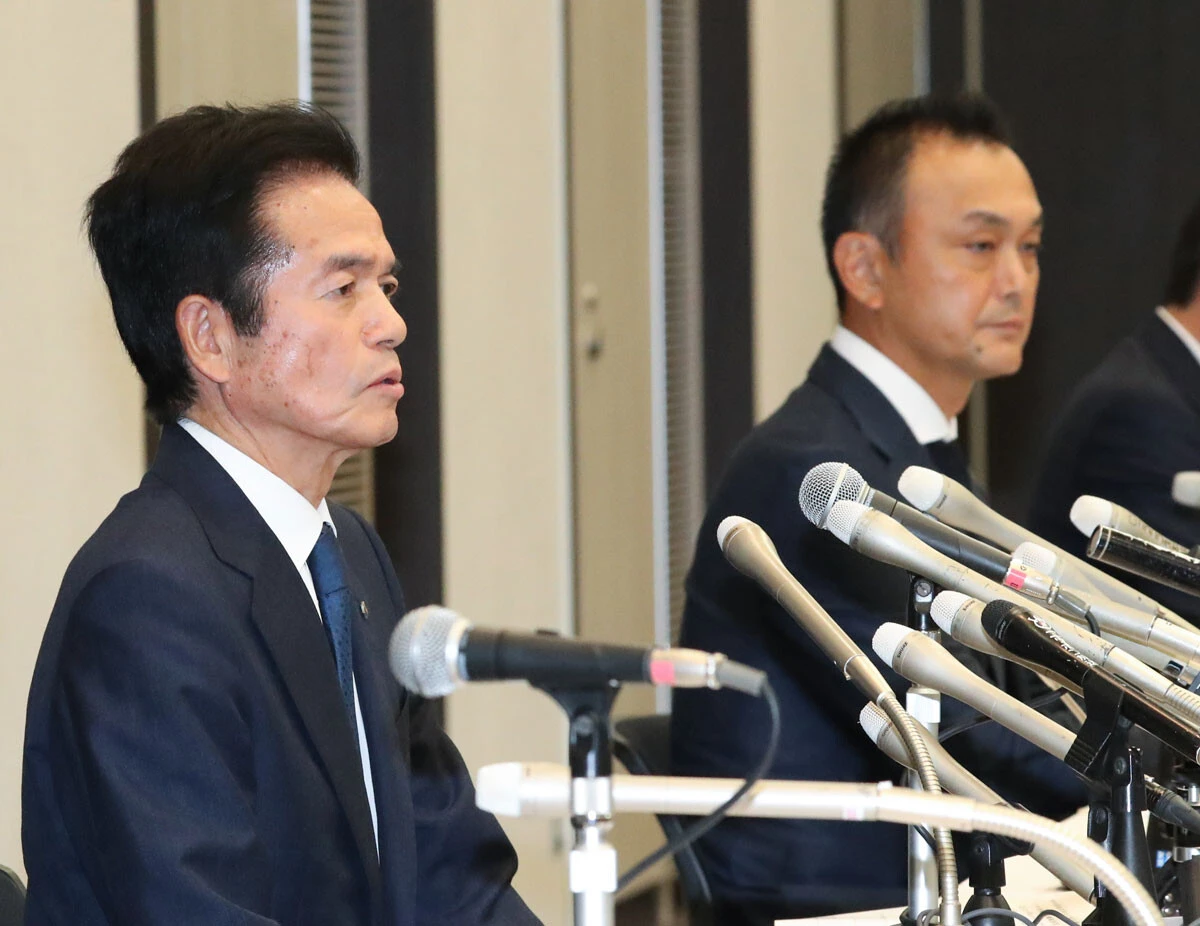 ビッグモーター創業者の兼重宏行氏(左)は社長を引責辞任し、専務を長年務めていた和泉伸二氏(右)が新社長に就任した