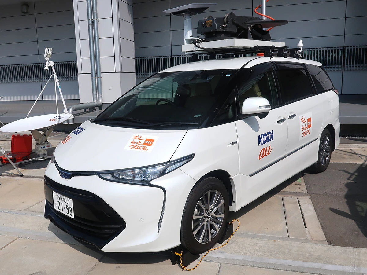 4キャリア共に移動基地局車が能登半島に集結中。KDDIは40台近い車両を石川県へ緊急派遣。普段は大規模イベントの通信環境をサポートするための車両だが、災害時でも大いに活躍。写真はKDDIのStarlink搭載型の移動基地局車