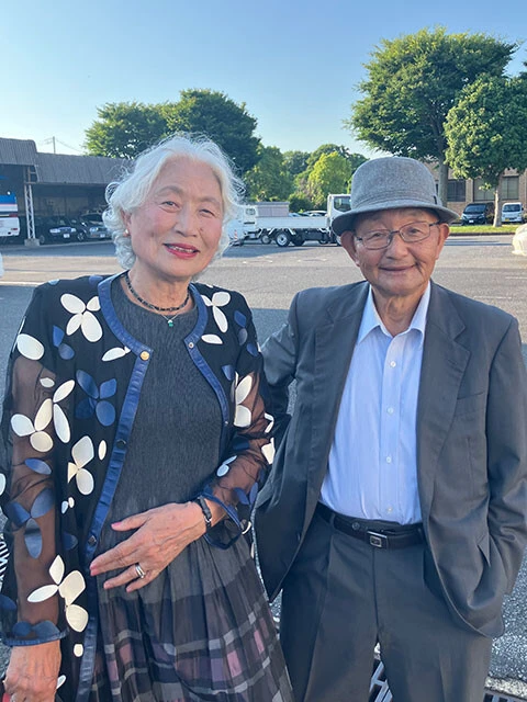 新人町議の木内信子氏（左）と、ベテラン町議の齋藤博氏（右）。木内氏は昨年、「私が出なきゃ無投票になっていた。それでは町のためにならない」と初出馬し、当選