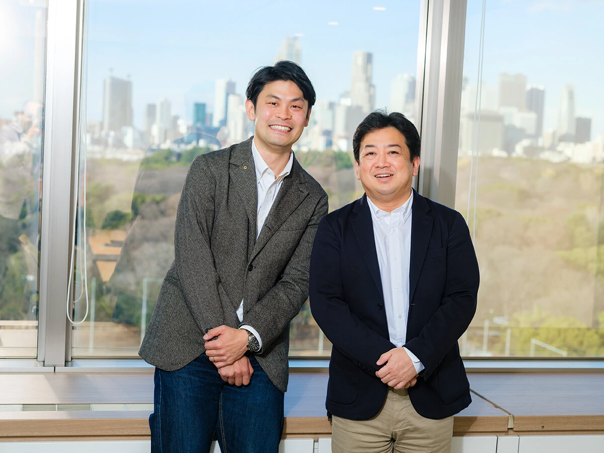 番組プロデューサーの石井直人さん（右）とMCを担当する栗原望さん（左）