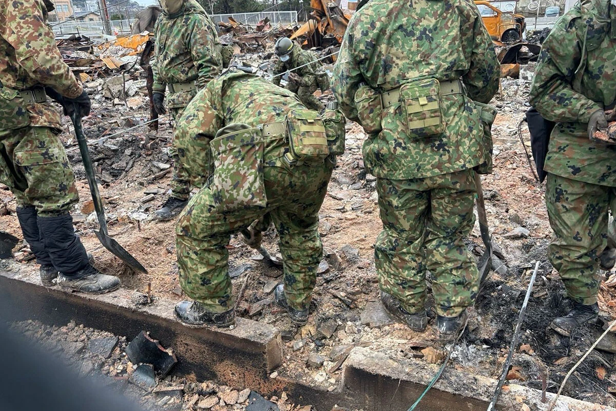 能登半島地震の災害現場で奮闘する自衛隊員の「靴」がかわいそうすぎる！
