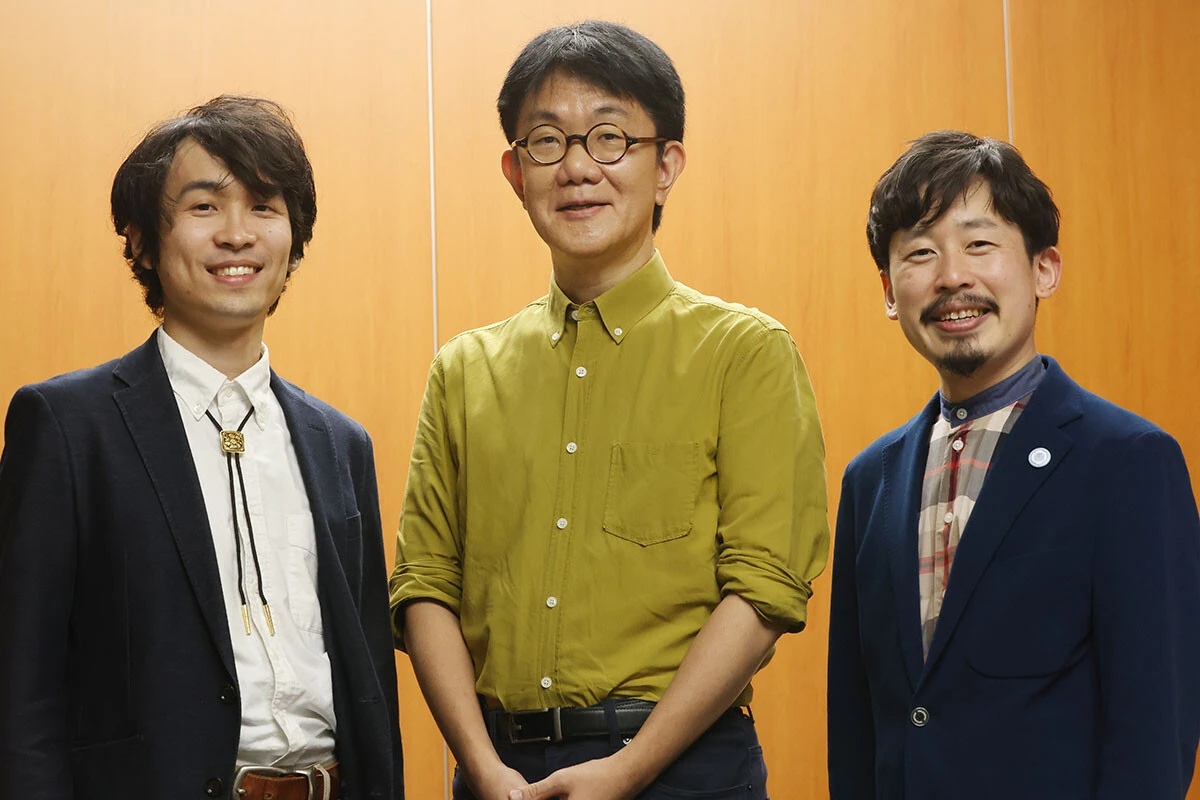 （左から）国語辞典マニア・稲川智樹氏、国語辞典編纂者・飯間浩明氏、国語辞典マニア・見坊行徳氏