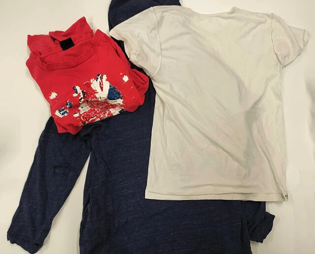 田上さんに渡した僕の服。すべて10年以上着たものです