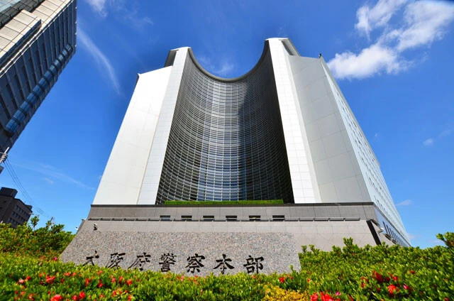 兵庫県警が2017年に約500人体制で編成した「特暴隊」。歓楽街からの暴力団の一掃が目的だ