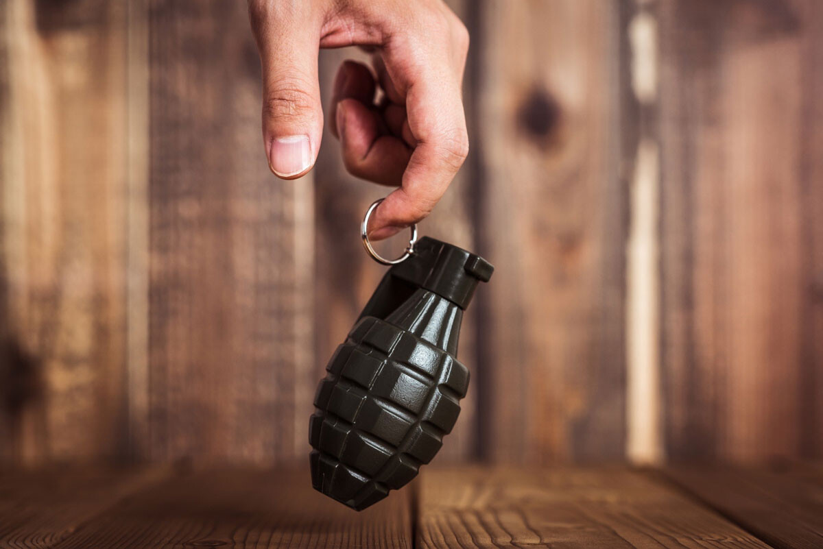 国内の暴力団の抗争で使用される手榴弾は、その多くが米軍からの横流し品だといわれている