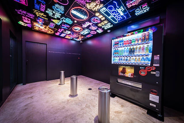 コソドが運営する「THE TOBACCO ASAKUSABASHI」。個性的な喫煙所も増えてきている