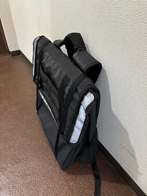 私が普段使っているリュックを折りたたむとこんなにコンパクトになります