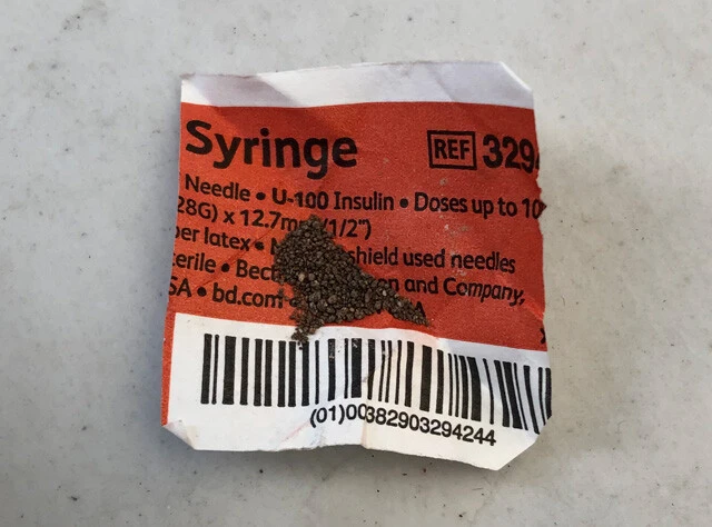 「ブラック・フェンタニル」と呼ばれる変異型。ヘロインやほかの不純物を混ぜたミックスで、見た目は真っ黒