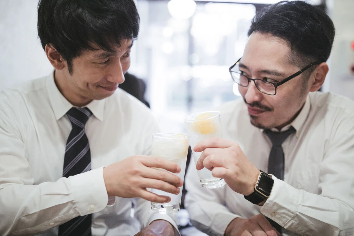 一般論として、企業のガバナンス強化により、特定のキーマンを接待することで取引が有利になるような状況は減りつつある。しかし......（写真はイメージ）