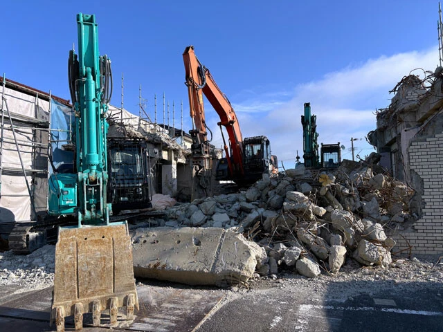 建築費とともに解体費も上昇傾向にあるなか、更地化コストは定期借地権付きマンションの不確実性の一つだ