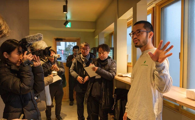 開沼氏自ら釣り、喰らう姿を発信することで、福島ブランドの再構築を目指している