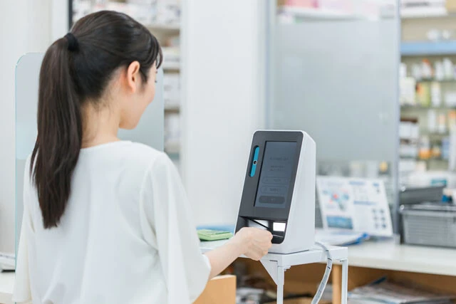 ほぼすべての医療機関がマイナンバーカードを保険証として利用できる設備を整えているが、実際の利用者は37％ほどだという