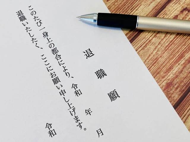 「辞めたい」と言い出せずに消耗してしまう社会人にとって、退職代行は頼れる存在だが、サービスを提供する業者は玉石混交だという