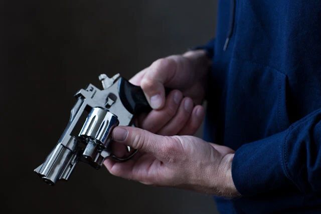 密売されていた回転式拳銃は、殺傷能力もあったという