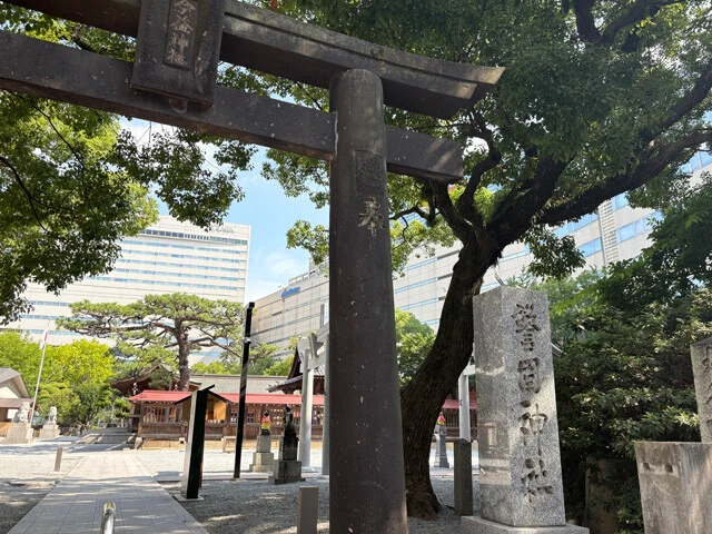 福岡市の天神駅のそばには「警固神社」がある。警固神社には市民を災いから守ってくれる神様が祭られている