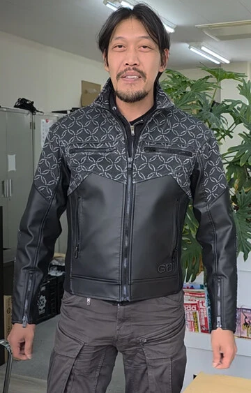 田村さんが着用するのは襟が高く設定され、全身に対刃物性能を持った高性能防護服「AIGIS-CQC」。このような射撃技術やアイテムもクマ駆除に有効なはずだ