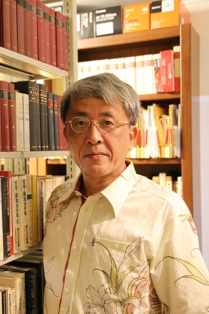 「日本の格差社会はあと10年で『完成』してしまう。それを防ぐためには、多くの人がこの問題を認識することが重要です」と語る橋本健二氏