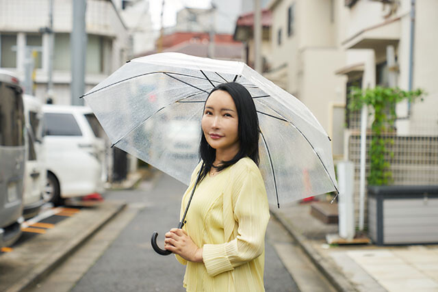 医療テクノロジーが急速に発達する中、人生との向き合い方を再考する著者の堤未果氏