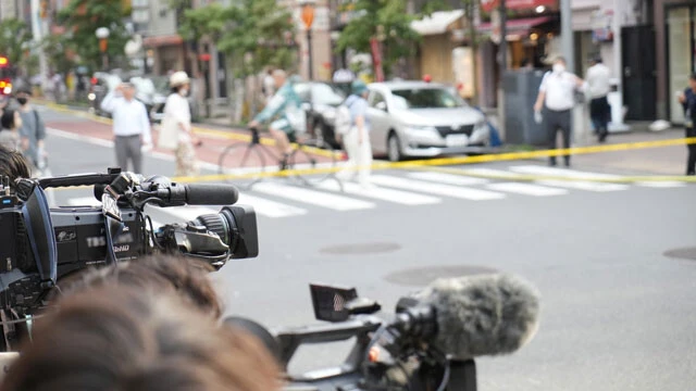 警察OB解説者が、推測による持論を展開する事件報道のあり方にも是非が問われている