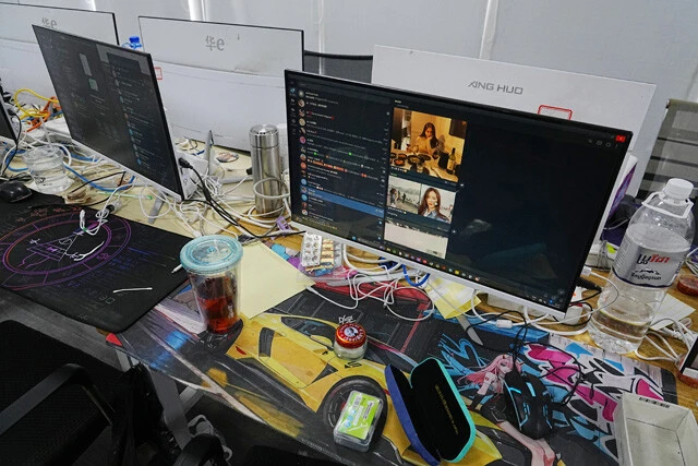 ロマンス詐欺に使用された詐欺拠点のパソコン