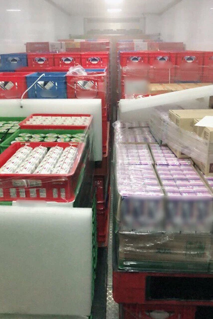 要冷蔵の商品を積んだトラックの荷台の様子。冷蔵冷凍庫を搭載したトラックの稼働には、かなりの燃料が必要になる