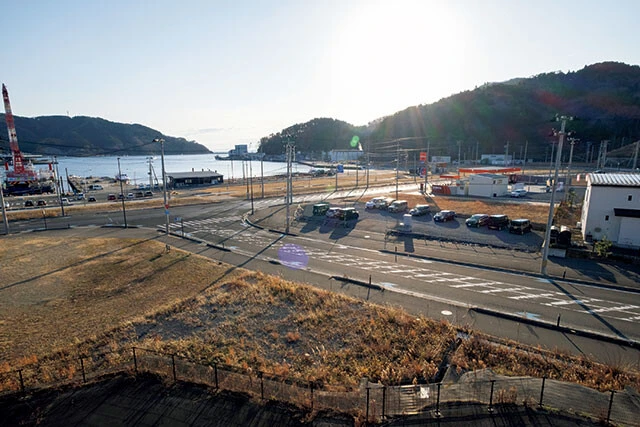 【2026年・宮城県牡鹿郡女川町】2011年撮影の上写真と同じ場所から撮影した写真