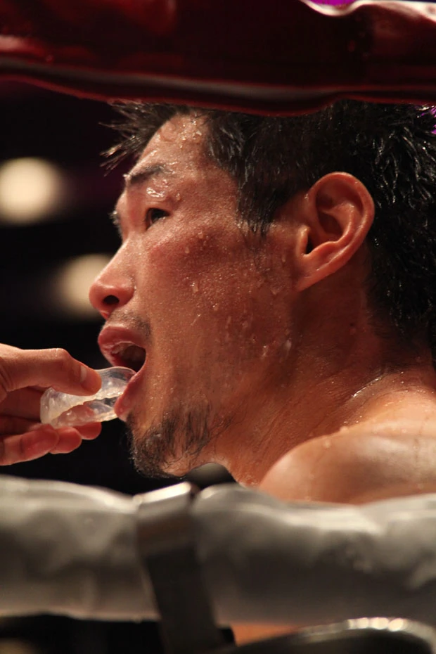 試合後、長谷川はブログに、「きっと今日の歓声はボクシングして頑張ってきたことの神様のご褒美だと思ってます!」とつづった