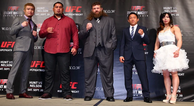 日本大会に出場する選手たち。左から、五味隆典、マーク・ハント、ロイ・ネルソン、堀口恭司、アジア圏初のUFC女子ファイターとなる中井りん