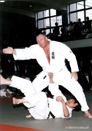 97年4月、ルスカは久々に「柔道家として」来日し、群馬県の柔道大会で模範演技を披露した(ルスカのホームページより)