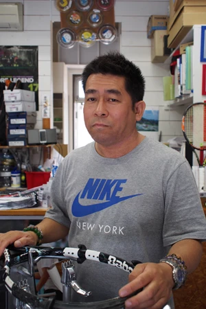 錦織圭のツアーストリンガーとして快進撃を支える細谷氏。彼が語る錦織の“勝負ストリング”とは?