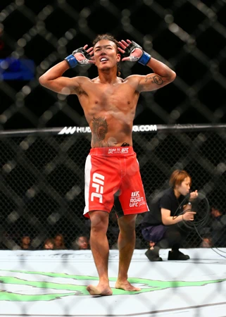 まずはアジア各国の女のコを抱きます ｕｆｃ契約をゲットした 欲望の強運ファイター 石原夜叉坊とは 写真 ニュース 週プレnews 週刊プレイボーイのニュースサイト