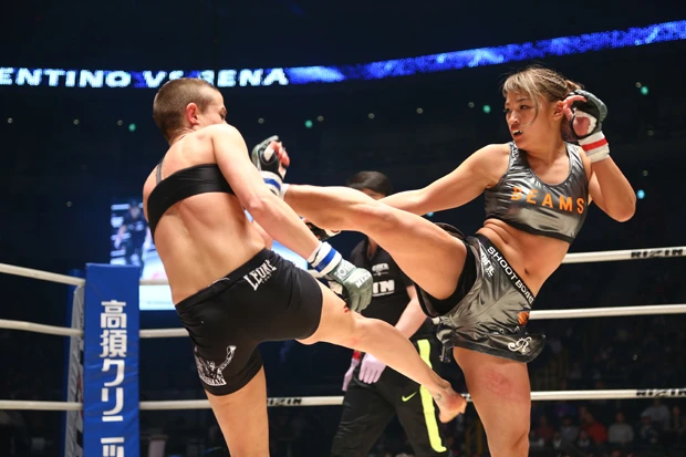  イタリアの強豪イリアーナ・ヴァレンティーノと好試合を展開し、最後は飛びつき腕十字固めで一本勝ち