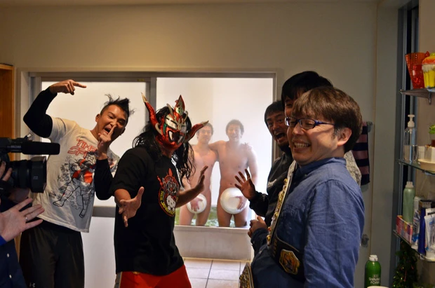 まだ１８歳の現在進行形な肉体美を洗面器ヌードにて謁見！　獣神曰く「彼らはまだジュニアヘビー級にも少し足りないぐらいの体つきですが…アソコはヘビー級！（笑）」