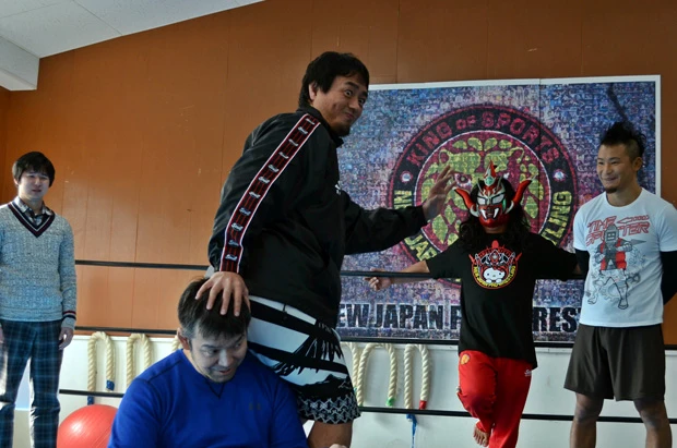 ヒップアタックは当てる瞬間の表情も大切! 実は田口選手、主催したキンプロの大会で自ら優勝するほどの腕前でもある