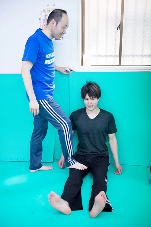 呼吸をすることで痛みを逃せるというのだが、痛みの波のほうが小刻みすぎて、呼吸のスピードが追いつかない。