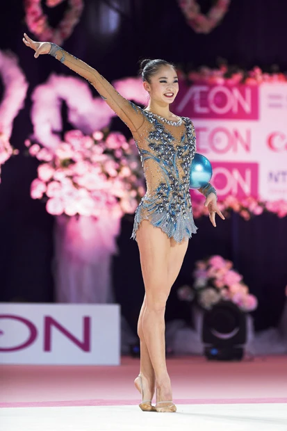 皆川夏穂(かほ) (18歳) 【新体操】