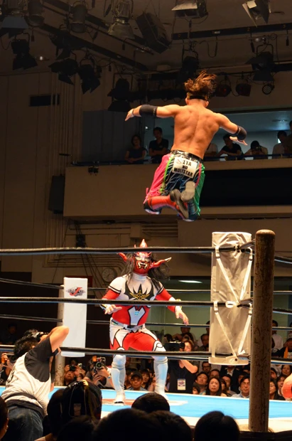 リビングレジェンド・獣神サンダー・ライガーとドラゴンゲートの新鋭・Ｅｉｔａの戦いも熱かった！