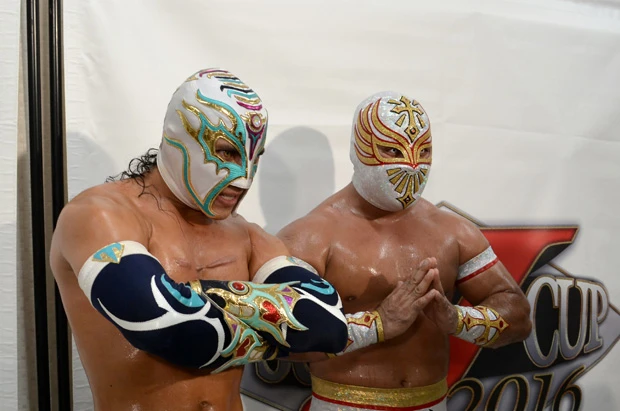 ファンタスティカマニアでもお馴染みのティタンと息の合った同時空中殺法を見せた！