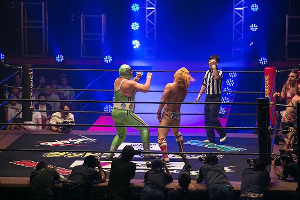 テレビでもおなじみスーパー・ササダンゴ・マシン（左）