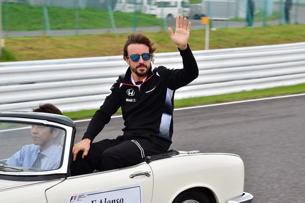 昨年は、レース中に「GP2エンジン!」と叫び物議を醸したアロンソ。今年は車体の出来の悪さに文句を言いたかった!?