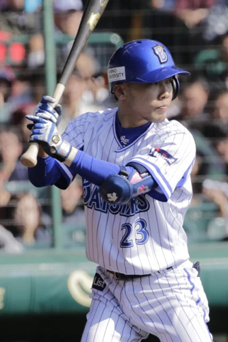 ノムさんの愛弟子として楽天で活躍した俊足好打のスイッチヒッターも、トレードで横浜に移籍後は出場機会に恵まれず。この日は1安打ながらも、フォアボールを選び盗塁を成功させるなど俊足の健在ぶりをアピールした