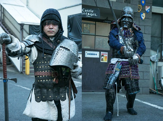  小柄ながらも活躍を見せる佐藤氏と、まさに和甲冑を着込む田中氏